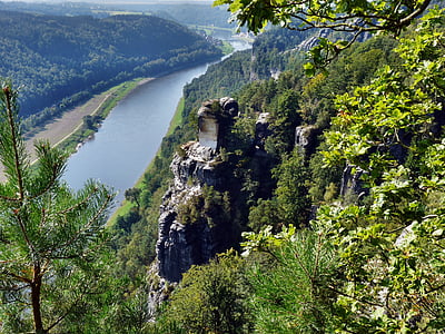landscape photography of mountain thumbnail