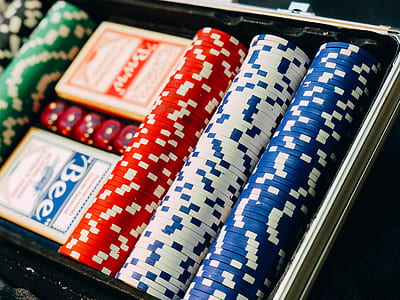 poker chips set in case thumbnail