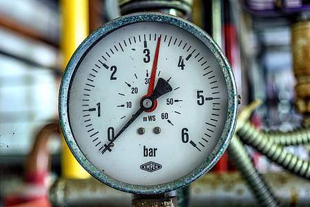 pressure gauge displaying 3.3 thumbnail