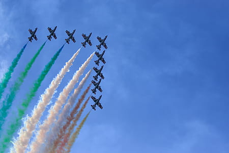 fighter jet formation thumbnail