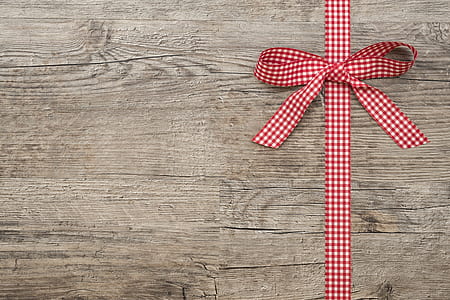 red and black ribbon thumbnail