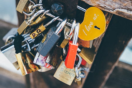 assorted padlock lot thumbnail