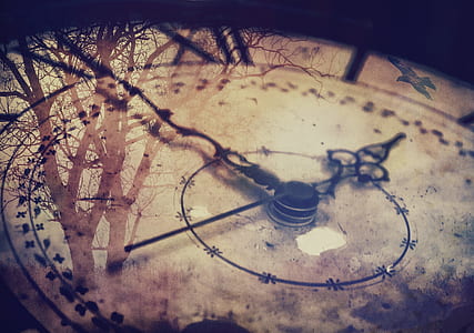 brown analog clock thumbnail