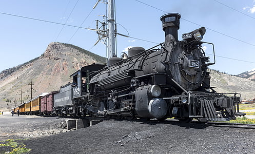 black train thumbnail