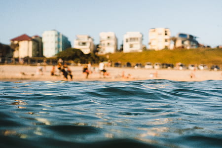 shallow focus of body of water thumbnail