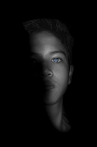 blue-eyed man in the dark thumbnail