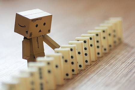 Danbo Cardboard box Robot wallpaper thumbnail