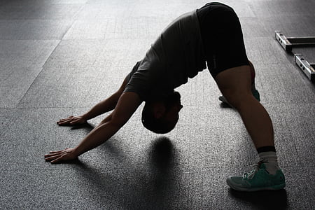 man doing exercise thumbnail