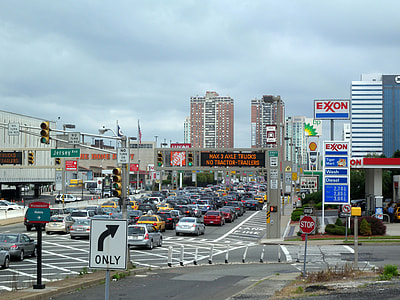 Looking at I-78 crosses Jersey Avenue on its way to Holland Tunnel in Jersey City, New Jersey thumbnail