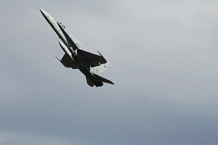 gray fighter jet thumbnail