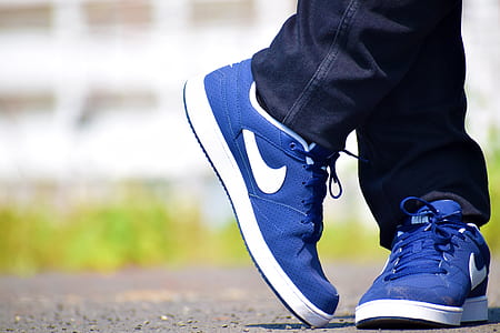 Blue Nike Low-top Shoes thumbnail