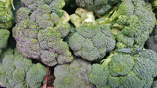 close-up photo of green broccoli lot thumbnail