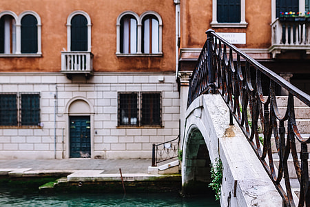 The beautiful and colorful Murano Island, Italy thumbnail