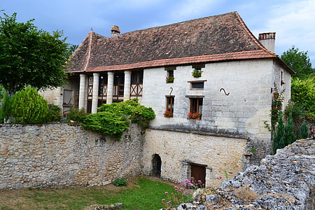 white and brown concrete 2-storey house thumbnail