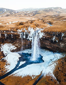 waterfalls in dessert thumbnail