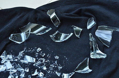 broken glass thumbnail