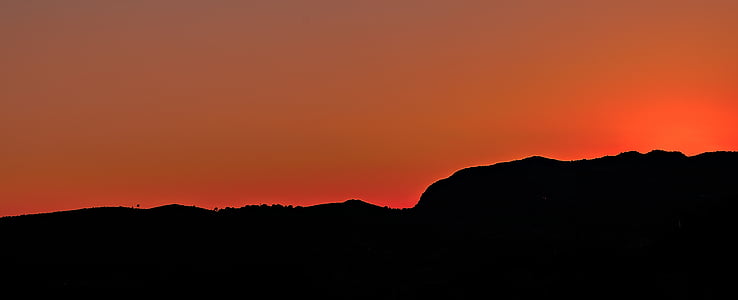 mountain under golden hour thumbnail