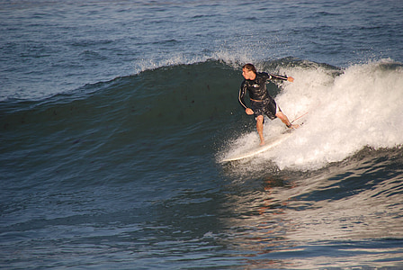 man playing surf thumbnail