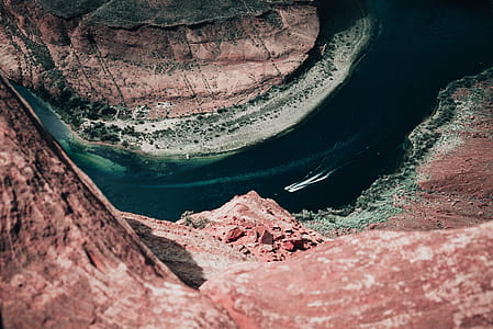 A boat in grand canyon Colorado river in the day time thumbnail
