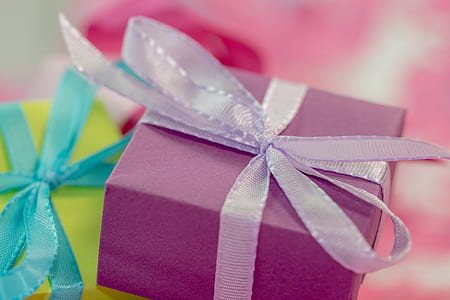 square purple gift box with bowtie accent thumbnail