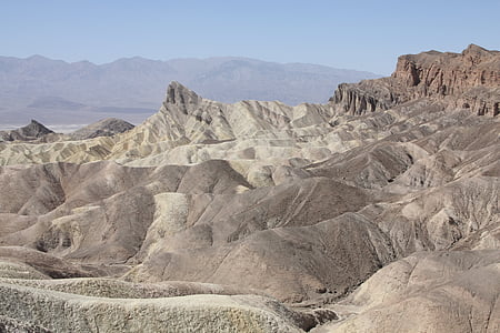 canyon under blue sky thumbnail