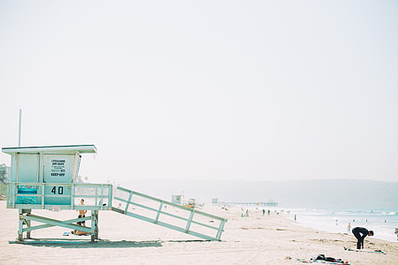 lifeguard station during daytime thumbnail