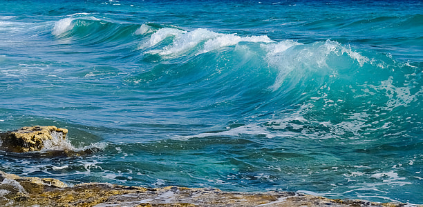 ocean wave during daytime thumbnail