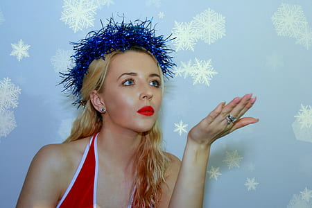 woman raising hand thumbnail
