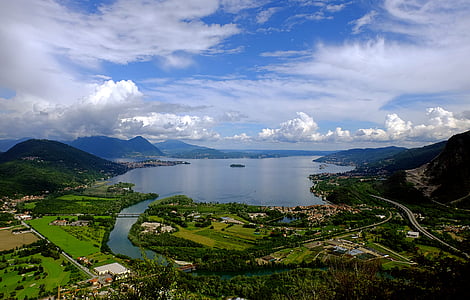 lake surrounded by mountains thumbnail