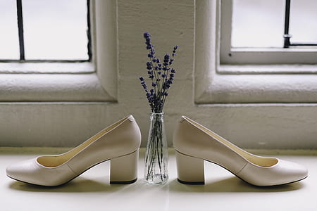 pair of white leather chunky heeled shoes thumbnail