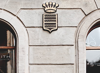 gray crown wall decor thumbnail