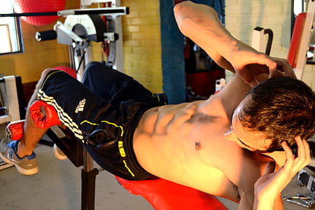 man doing sit-up exercise thumbnail