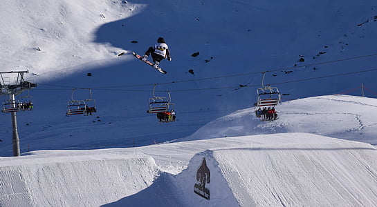 person snowboarding at daytime thumbnail