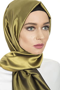 woman wearing headscarf thumbnail