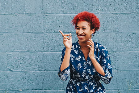 woman wearing paisley sport shirt thumbnail