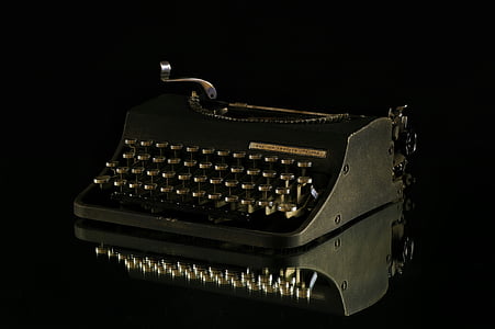 photo of black typewriter thumbnail
