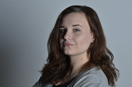 woman in gray top thumbnail