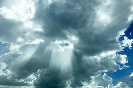 Sun Light Shining Down from the Sky thumbnail