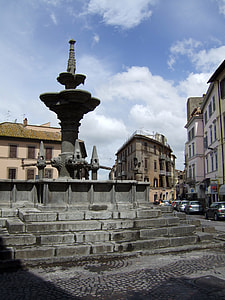 The Fontana Grande in eponymous square in Viterbo, Italy thumbnail