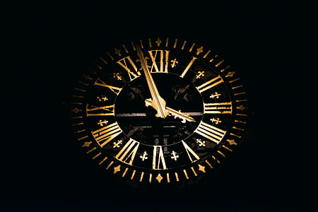 brown analog clock displaying 3:58 thumbnail