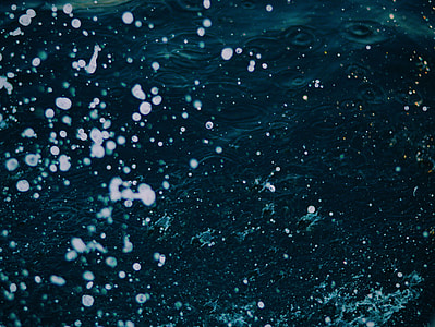 raindrops on water thumbnail