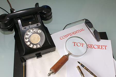 black rotary telephone thumbnail