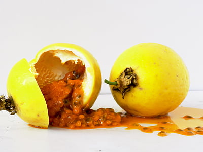 sliced passion fruit thumbnail