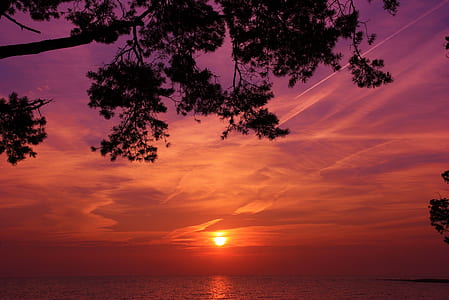 person shows sunset period thumbnail