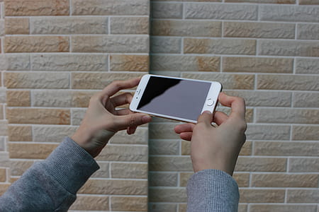 man, hand, apple, iphone thumbnail
