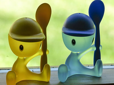 blue and yellow plastic teaspoons thumbnail