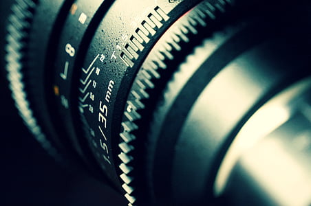 35 mm camera lens thumbnail