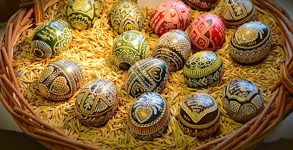 basket of Easter eggs thumbnail