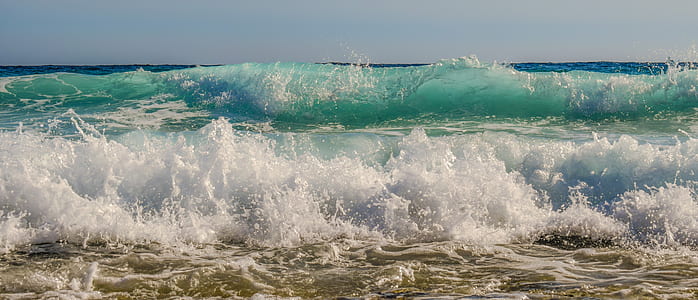 ocean wave near beach thumbnail