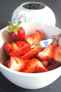 Chopped Strawberry in Bowl thumbnail